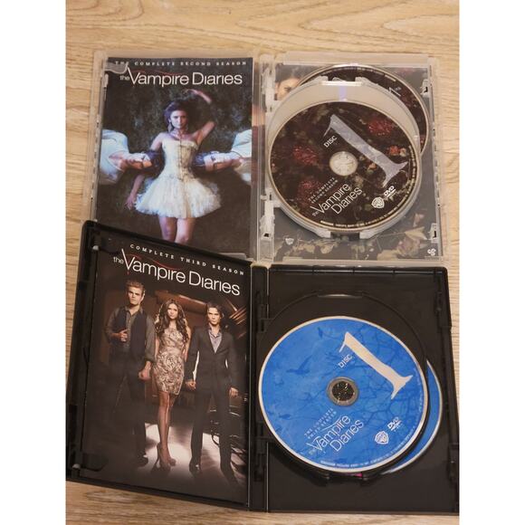 The Vampire Diaries The Complete 2nd and 3rd Seasons, DVD Pre-owned Untested - Picture 4 of 6